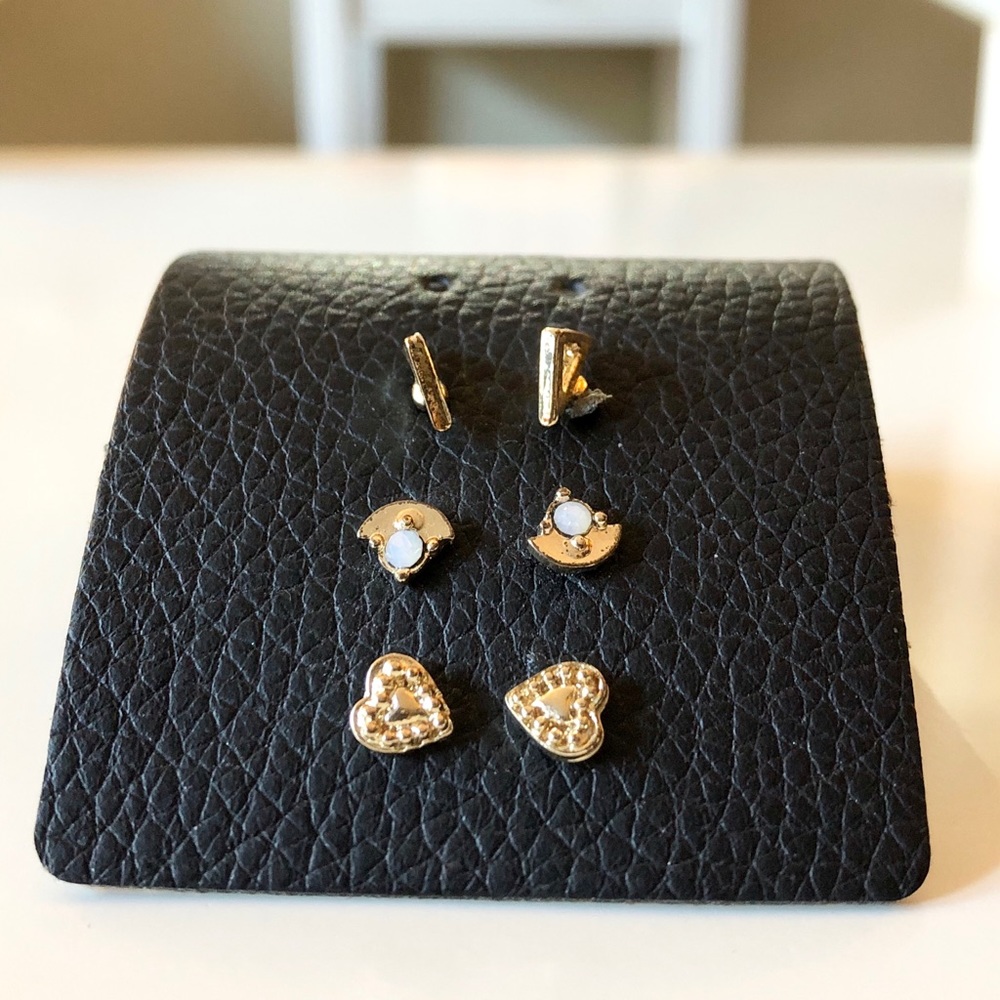 🐮2/$15 3 Pairs of Studs
